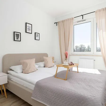 Przytulny Z Balkonem W Centrum Chorzowa By Renters Апартаменты *